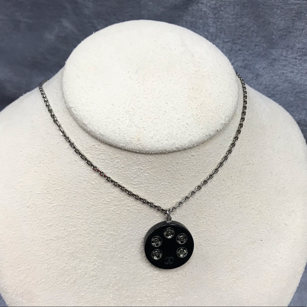 CHANEL ROUND ENAMEL BLACK NECKLACE WITH SS CHAIN